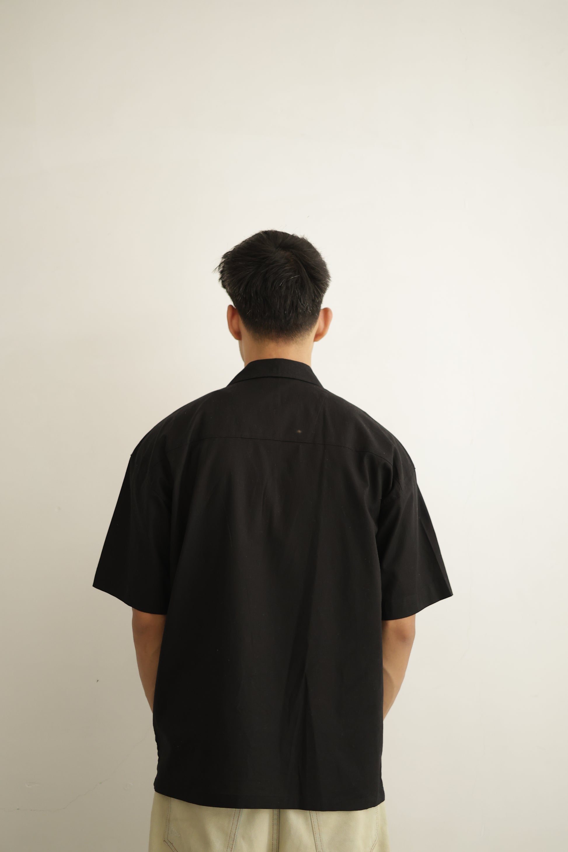 Black Cropped Linen Shirt